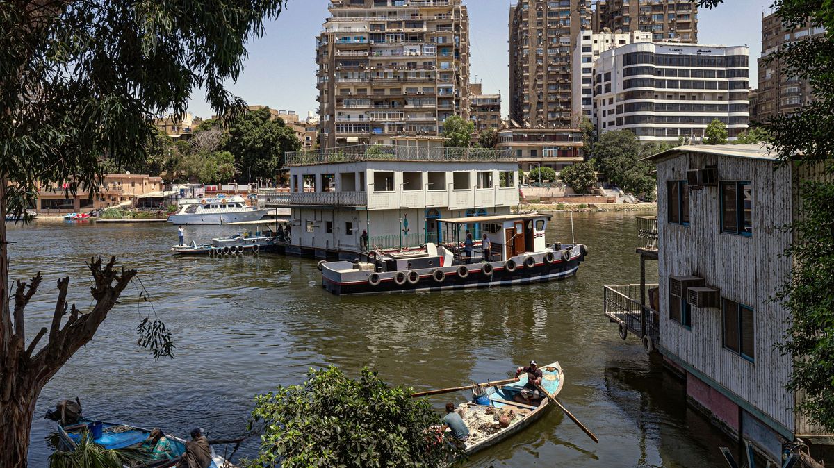 Zánik tradice z dob faraónů: Káhira se zbavuje ikonických hausbótů na Nilu